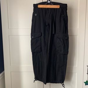 GAP wide leg ankle cargo pants